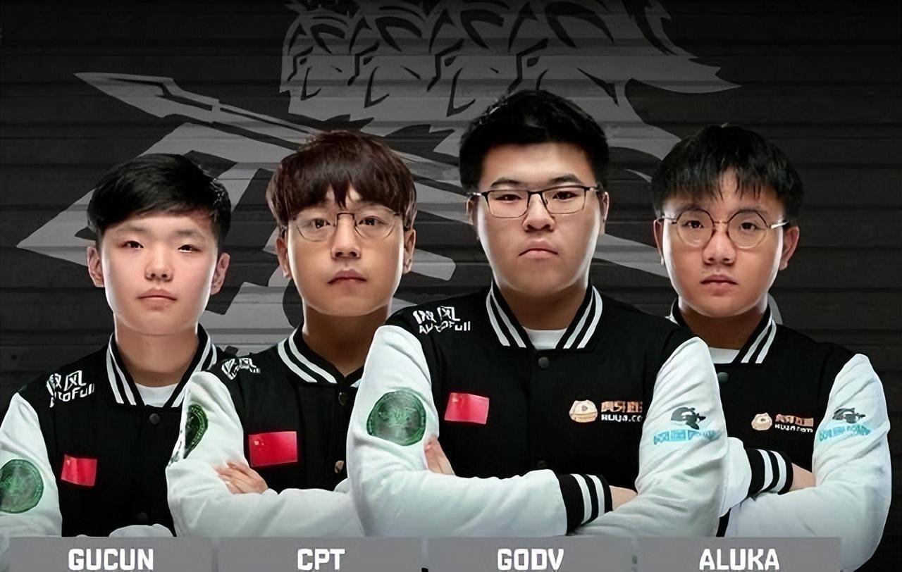 吹谁都不过分,但是要说最值得尊敬的,个人认为是之前被黑最惨的小醒目