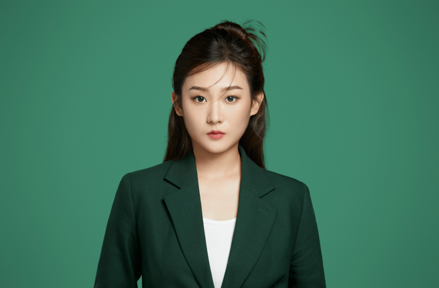 亚军澎湃新闻主持人,出镜记者中央广播电视总台主持人待到山花烂漫时