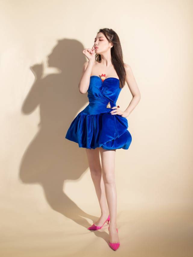 张雨绮晒运动照大晒马甲线,身材甚佳仿如20岁!_微博_外貌_衬衣