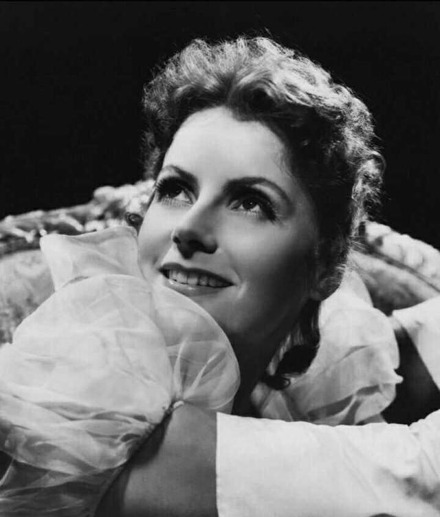 葛丽泰嘉宝被誉为"二十世纪的蒙娜丽莎",她的脸总让人看不够_长相