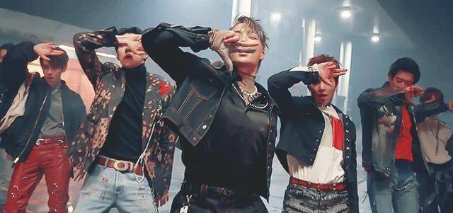 把舞蹈揉进骨血里了的一个男人,什么都是美的!_金钟仁_舞台_表演