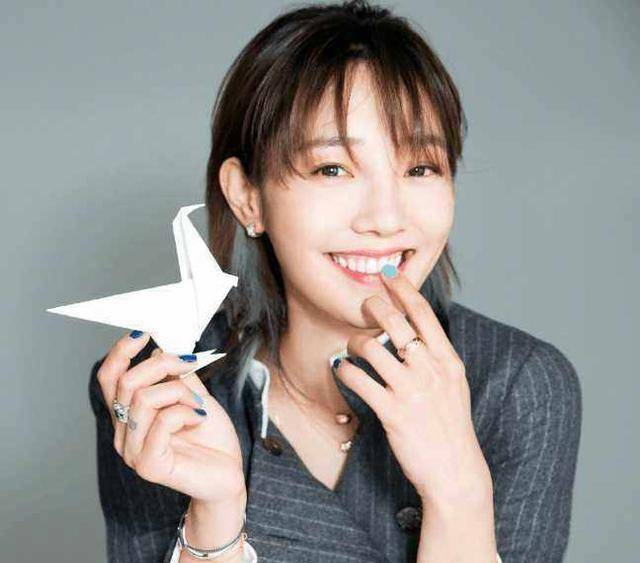 白百何更新了一条微博,绝地反击,陈羽凡的反应说明一切_因为_张爱朋