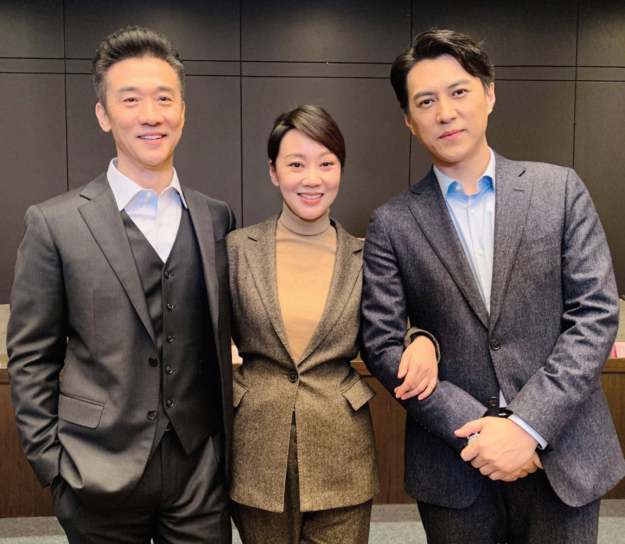 51岁吴越对比52岁闫妮,差距一目了然_外貌_方式_面部轮廓