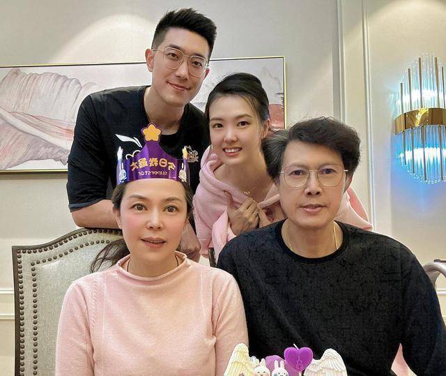 张常宁再晒生日照,本月第三次,和高颜值姐姐同框_江苏女排_联赛_时候