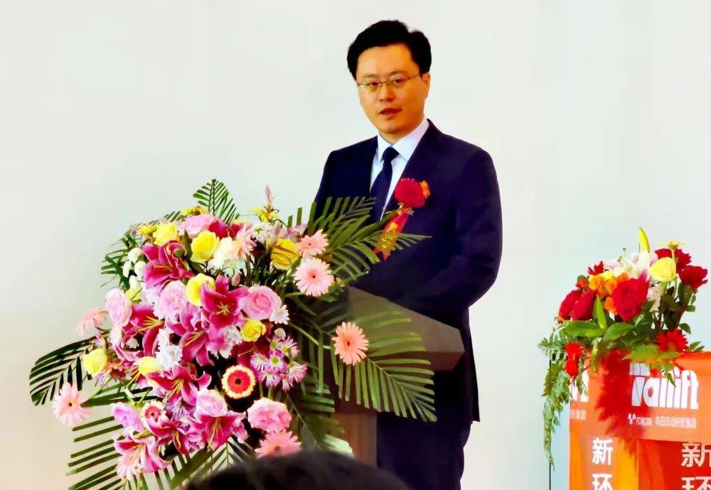 青岛胶州市副市长王栋梁发表了热情洋溢的讲话,他高度赞扬了台励福