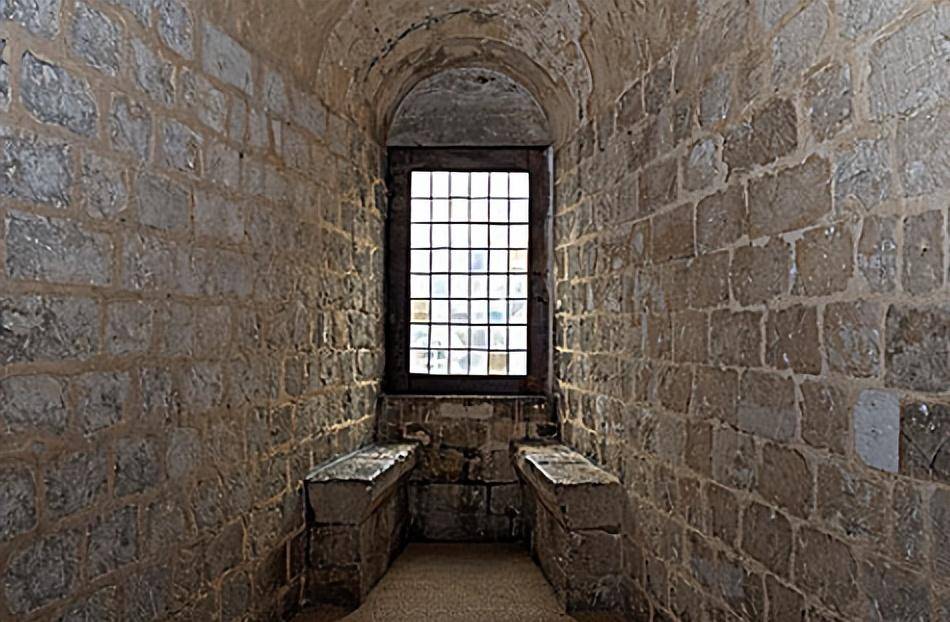 恐惧与监禁:探究罗马中世纪监狱的历史,感受其文化意义_囚犯_机构