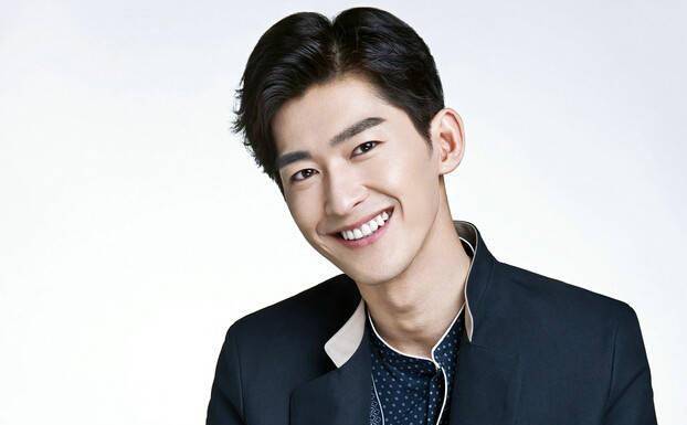 爱上单眼皮男明星,杨洋,黄轩,赵又廷你更喜欢谁?_气质_男星_眼睛