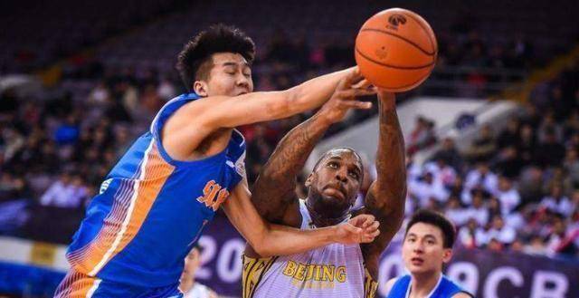 cba问题外援集体回归四川男篮一口气签了两位_罗宾逊_北控_张德贵