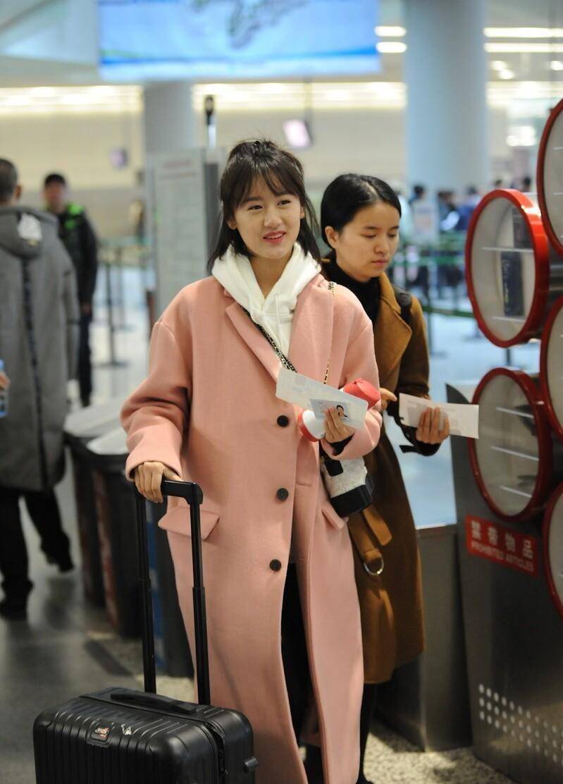 今日娱乐看点:杨紫 胡歌 虞书欣 袁冰妍 孙俪 谭松韵 魏大勋_工作