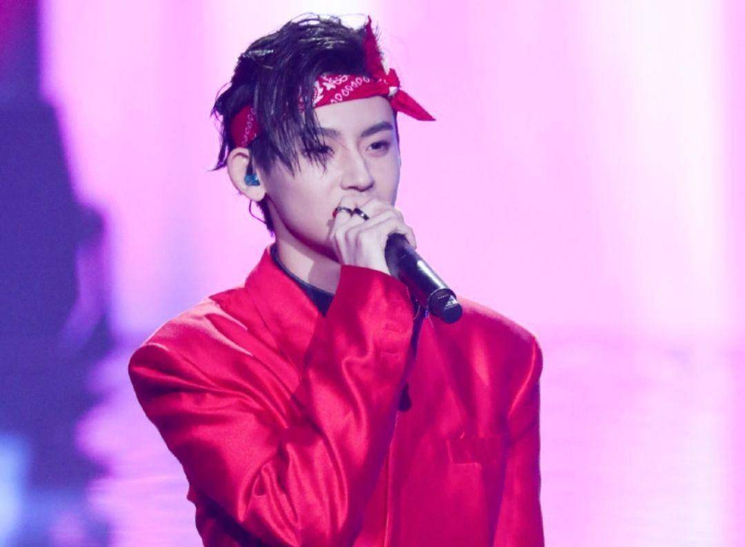 蒋一侨提前庆祝自己晋级,小鬼人气不敌刘宇宁,肖战晋级无争议_任贤齐