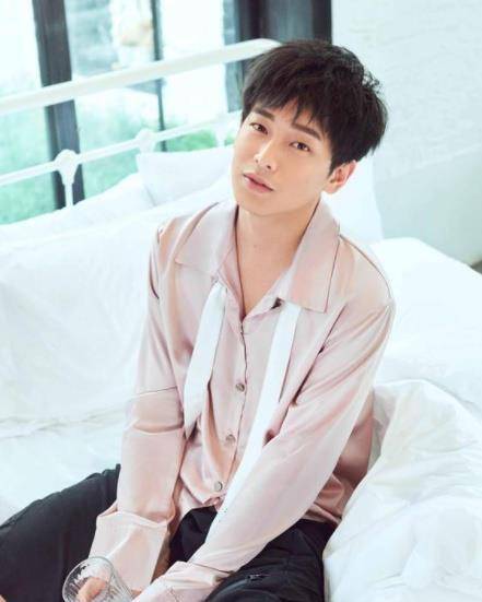 刘昊然见面就夸她,彭昱畅见她就买零食,她魅力是有多大_女孩_张子枫