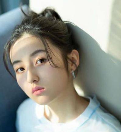 聊聊新生代演员,张子枫:是过誉还是真的未来可期?_千里马_王宝强_电影