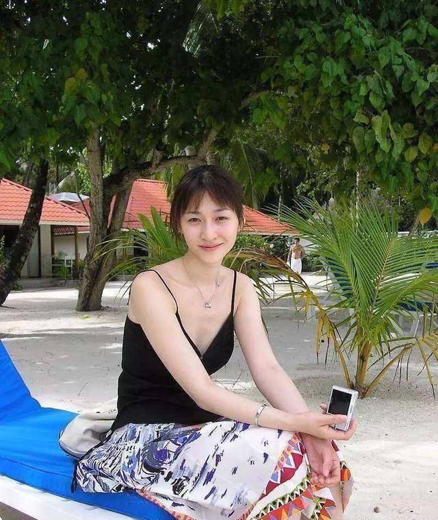 李小冉能有多白?