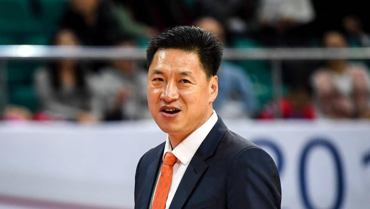 拒绝让辽宁队练投的李春江这次输的彻底_训练_杨鸣_哈德森