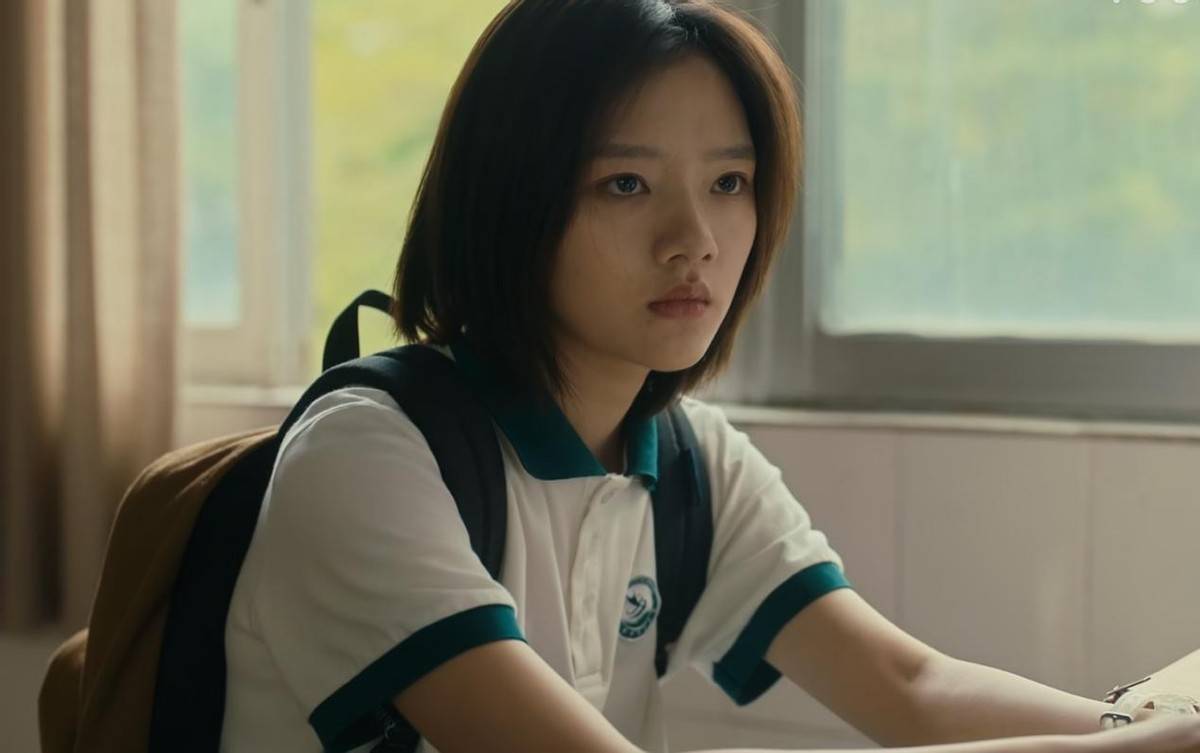 明明满脸褶子,非尬演高中生,给你们看看什么叫18岁的少男少女_任敏赢