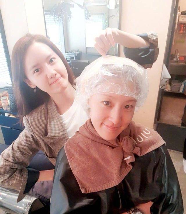 林允儿新造型真厉害,西装打扮比男人还帅,都跟男星抢"饭碗"了_显得