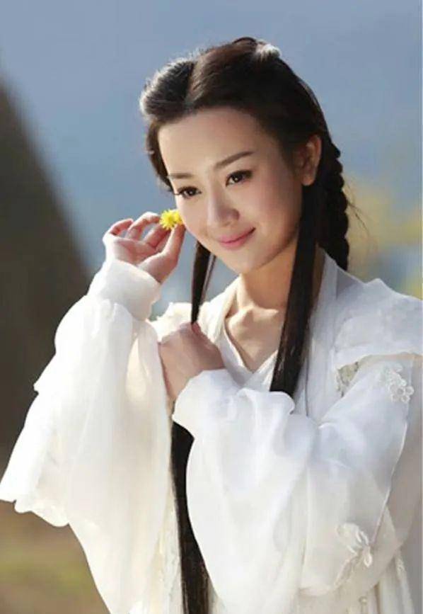 早年时,张檬凭借《夏家三千金》,《美人心计》,《天涯明月刀》等片
