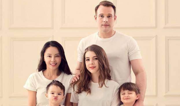 马雅舒儿子爱登颜值与气质兼具,网友直呼:最帅气的混血星二代!