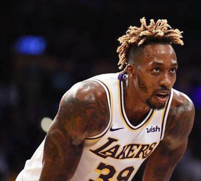 霍华德在洛杉矶彻底放弃快乐篮球,脏活累活全揽身上_洛杉矶湖人队