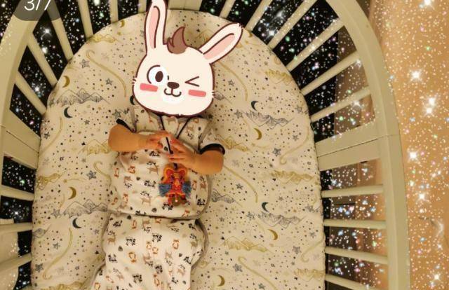 刘诗诗晒儿子近照,亲手绣荷包超有爱,为何明星都爱打码晒娃?