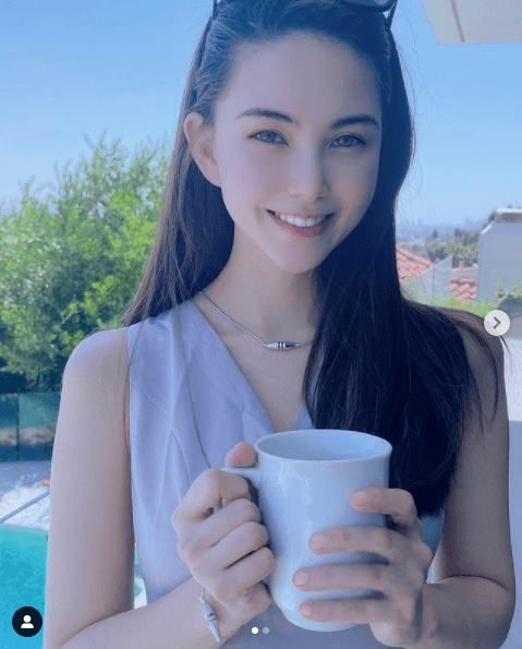 周杰伦晒昆凌美照为她庆生,结婚七年仍喊老婆"女孩"_网友_生活_新歌