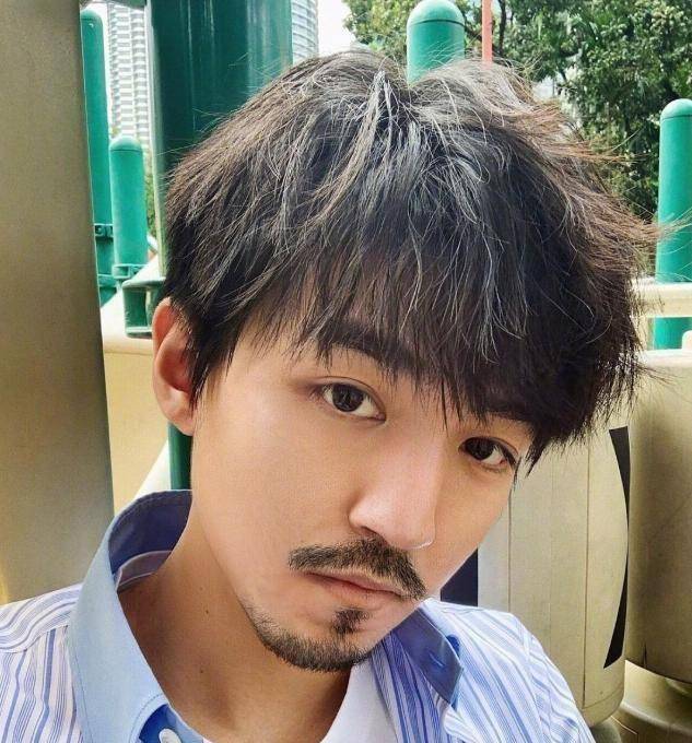 男神挑战"大胡子"时:认肖战,认王俊凯,差点错过王一博_质疑_榜样_照片