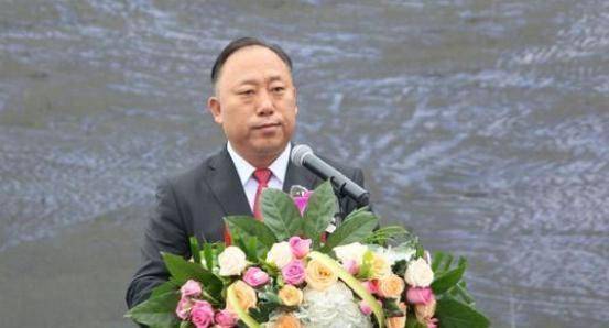 穷小子白手起家创业,如今身家达51亿_董勒成_民族_政策