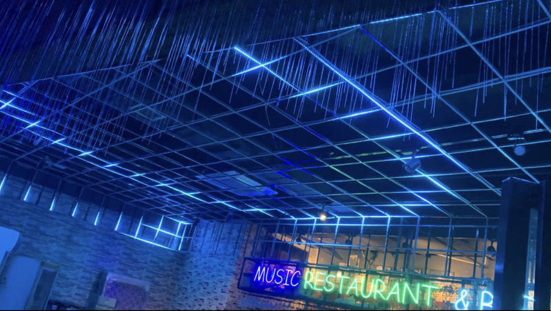硅胶幻彩灯带客户案例展示_酒吧_造型_系统控制