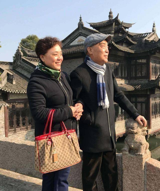 师胜杰:7岁登台,31岁拜师侯宝林,66岁去世,妻子选择让人泪目_宋艳