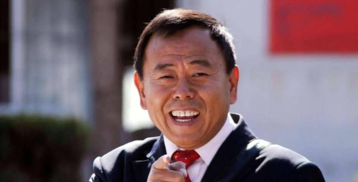 潘长江这么多年积攒的观众缘在出镜带货上全部消耗了,甚至还有"潘嘎之