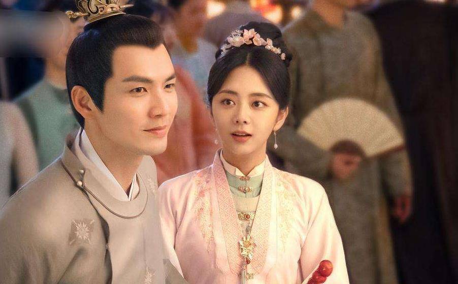 谭松韵靠《甄嬛传》中的淳儿一炮而红,又凭着罗十一娘再登巅峰_蒋欣