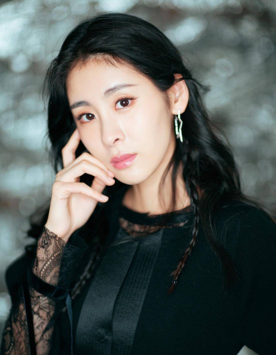 华晨宇发博承认有孩子,张碧晨偷偷去国外生下女儿_一个人_侵权_图片