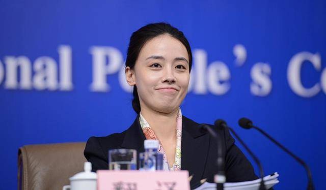 外交部美女翻译姚梦瑶:有才有颜,被称为"清新女神"_英语_父母_大学