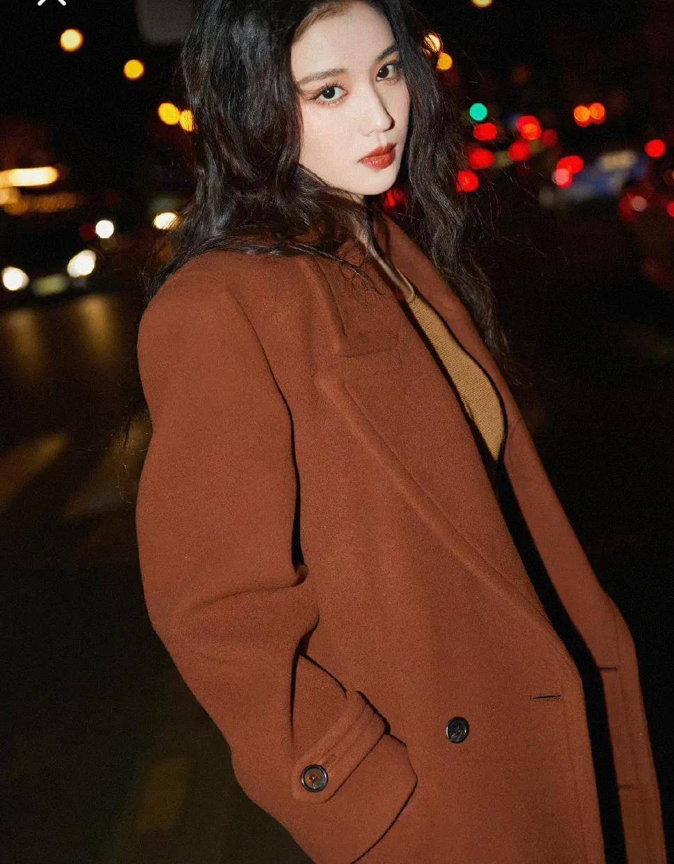 王楚然巴黎时装周写真让人眼前一亮,惊艳绝伦_生活_棕色_时装秀