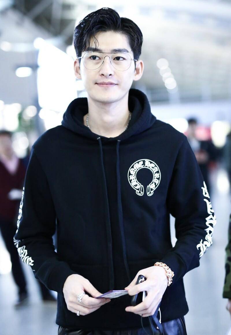 张翰:错过了就是错过了,有一些人的出现,只是让你成长_情感_班车_时候