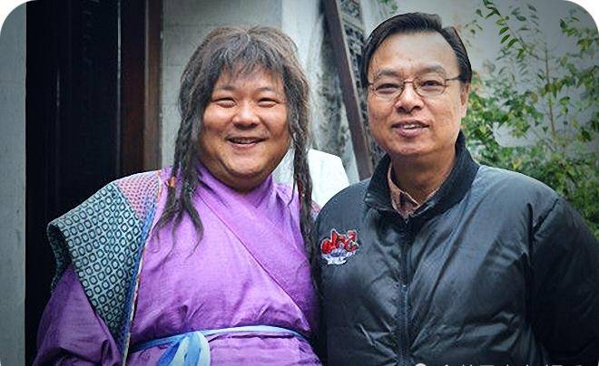 在周星驰早期的作品中,李力持与星爷就是黄金组合,他与周星驰的合作