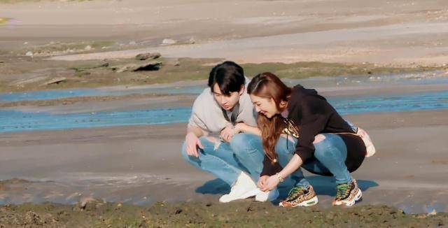 笑着说再见,转身已泪流满面,张轩睿任家萱终止约会让人心痛!