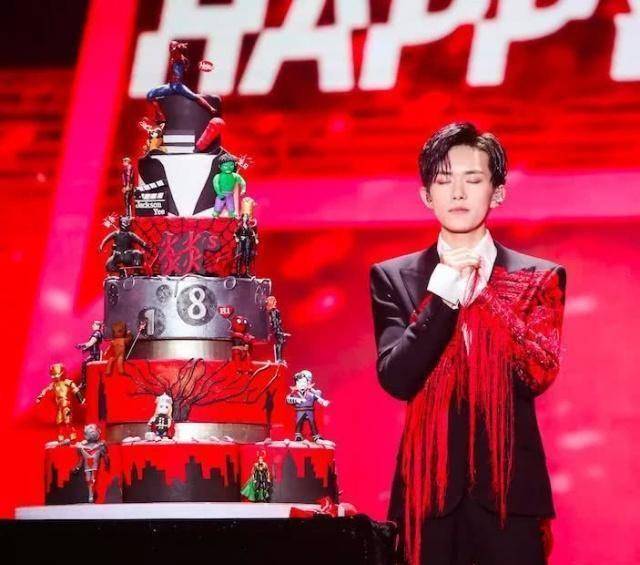 易烊千玺工作室辟谣生日会风水论,否认摆阵吸观众好运一说!