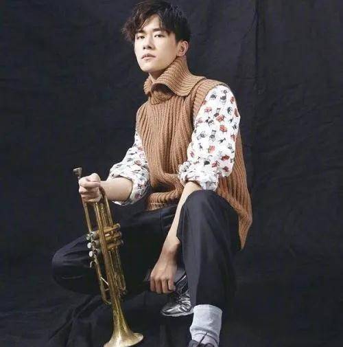 迪丽热巴马上进组拍新戏?成龙开始潦倒了吗_童瑶_时候_团队