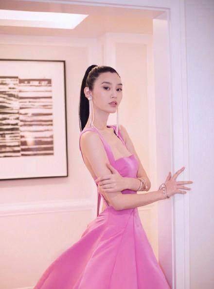 奚梦瑶秀完美马甲线,身材比维密时还漂亮_减肥_嫌疑_健身