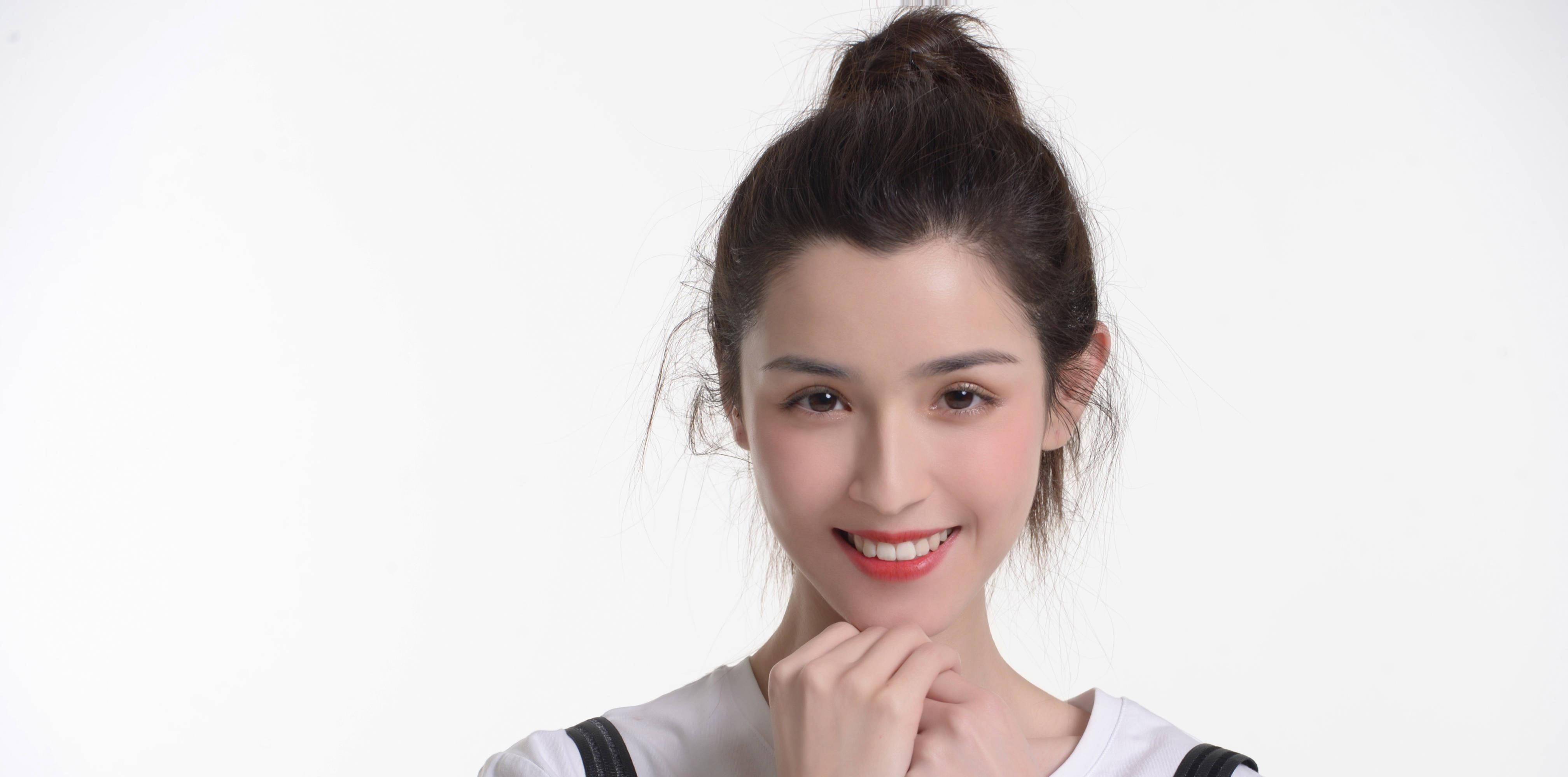 新面孔哈妮克孜:我从没想过自己是个美女,只是长得普通_因为_家人_小