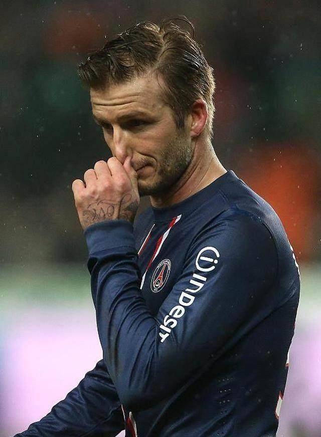 小罗终于退役,又一个明星成为传说_罗纳尔迪尼奥_巴萨_英格兰队