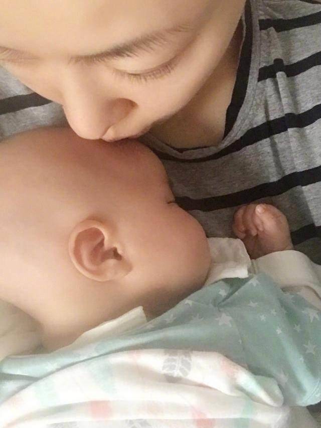 比王棠云早3天生娃的李晟,被粉丝形容"胖得像一座山",据说她准备公开