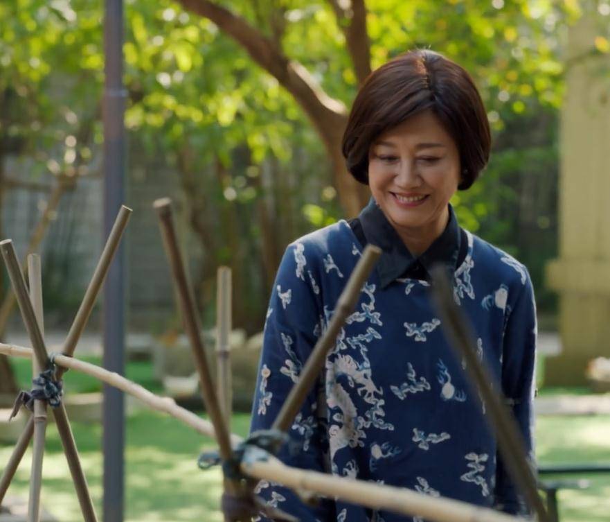 《八零九零》张碧华神秘面纱被揭开,蒋六毛不嫌弃,众人叹:太傻_时候