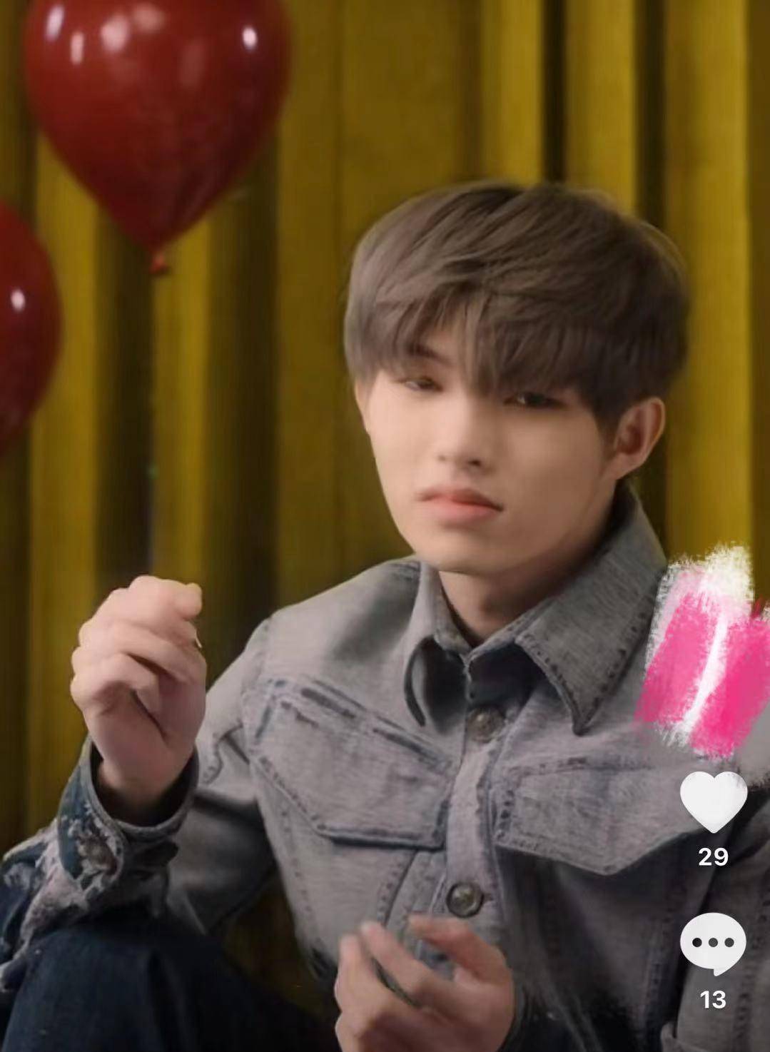 封面:邓孝慈无精打采,刘隽被迫营业,点赞暴露真实人气_青春_梁森_光头