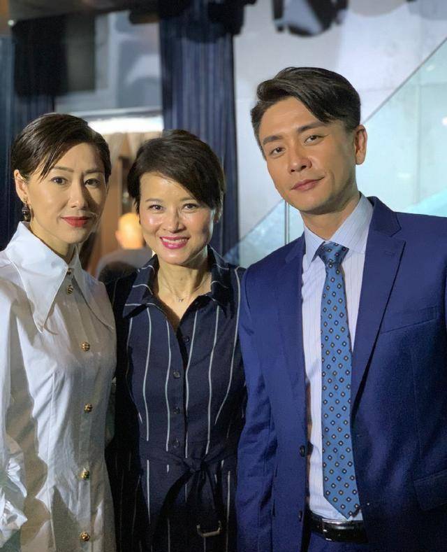 胡定欣更换发型救颜值,与前辈合影狂修图_吴卓羲_黄宗泽_邵氏