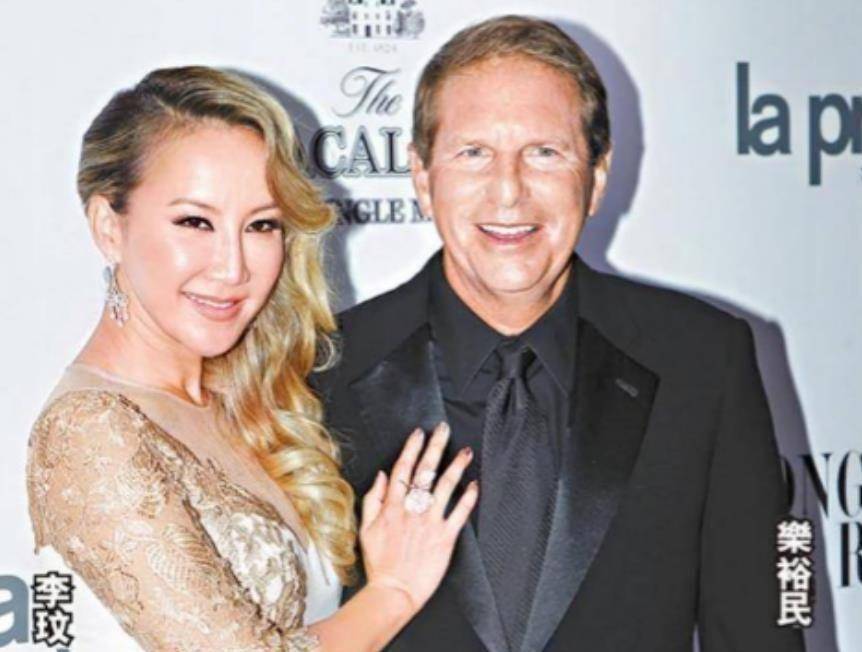 当年富商布鲁斯娶小16岁的李玟,婚礼花费过亿,宾客用直升机接送_孩子