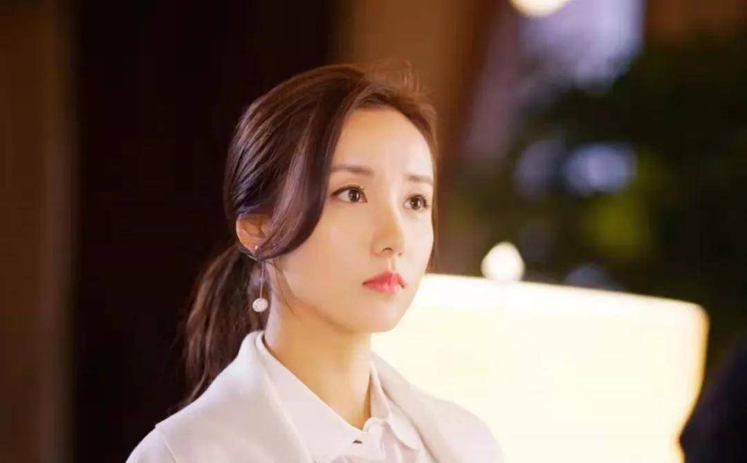 黄磊的妻子孙莉演艺15年却不红,现在她嫁给了一个隐形的富豪_吕一