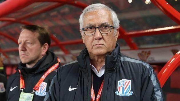 名记称申花因1点与曼萨诺分手,可引进特维斯真该自己背锅!