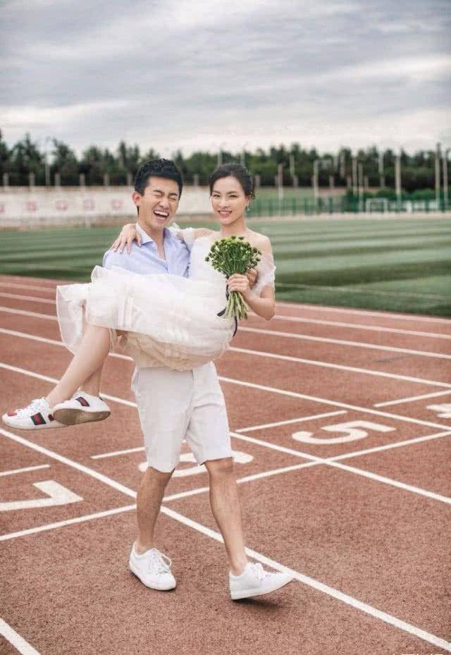 吴敏霞出镜笑得好美被老公偷拍,不嫁豪门幸福不输郭晶晶伏明霞_张效诚